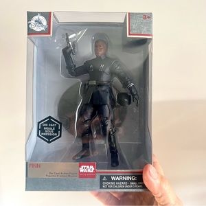 Disney Finn Star Wars die cast figure Elite Series The Last Jedi